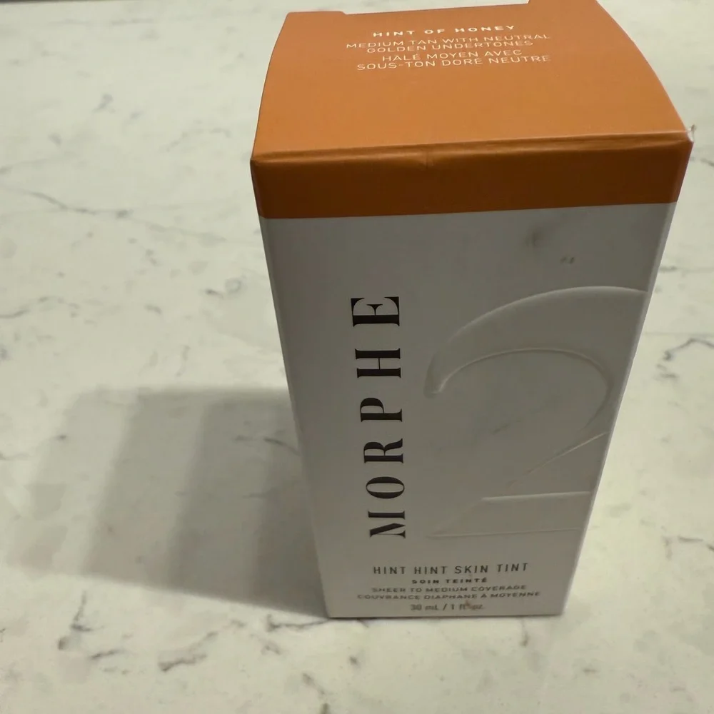 Morphe 2 Hint Hint Skin Tint foundation - Hint of Honey